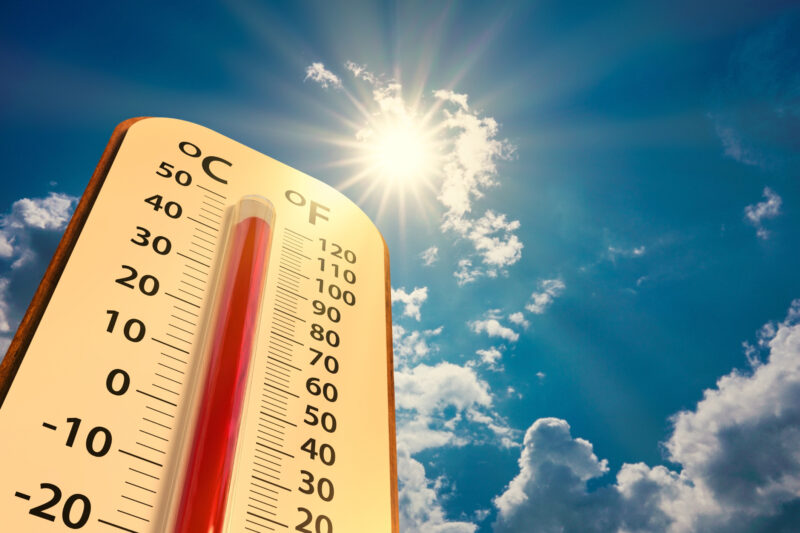 Thermometer in the summer heat
